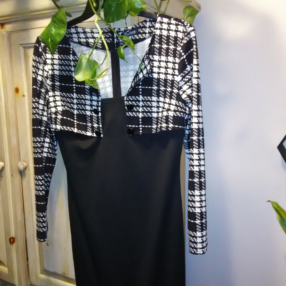 FASHIONS 👗 - Picture 7 of 8